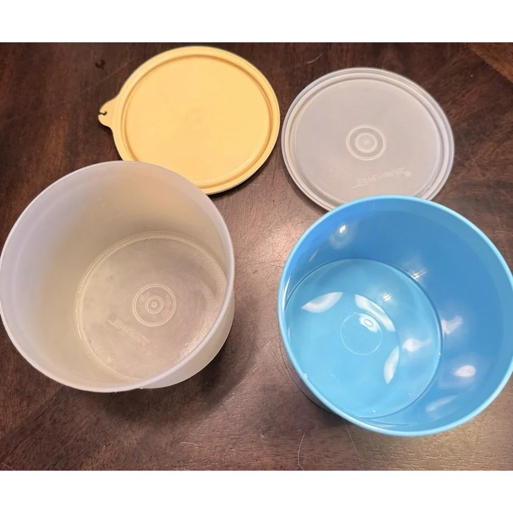 Set of 2 Vintage Tupperware Round Storage Containers 4623B-1. 250-20